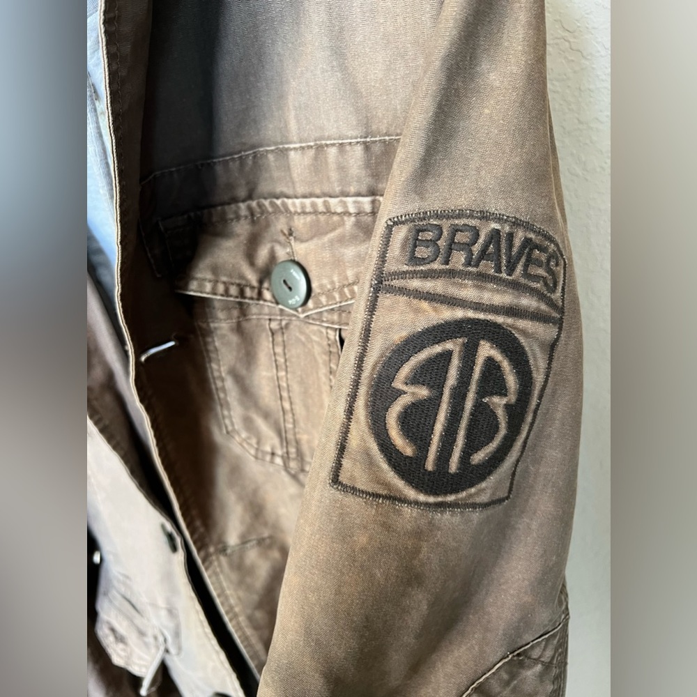 Braves Jacket - Picture 3 of 13